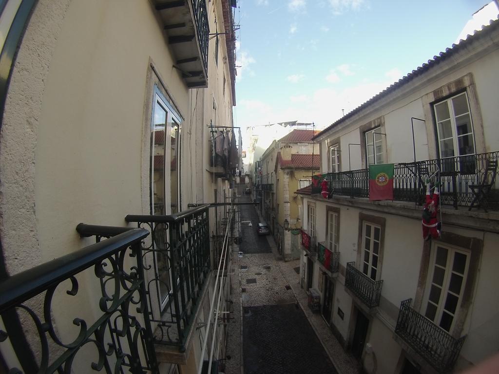 Window To I Apartment